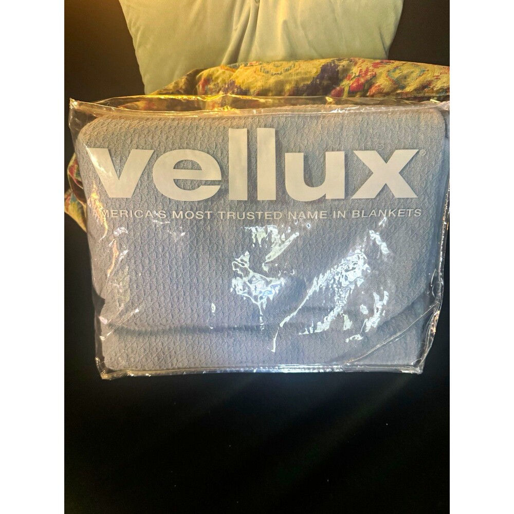 Vellux Twin  Grayish blue 100% cotton blanket/throw. comfy for the fall!